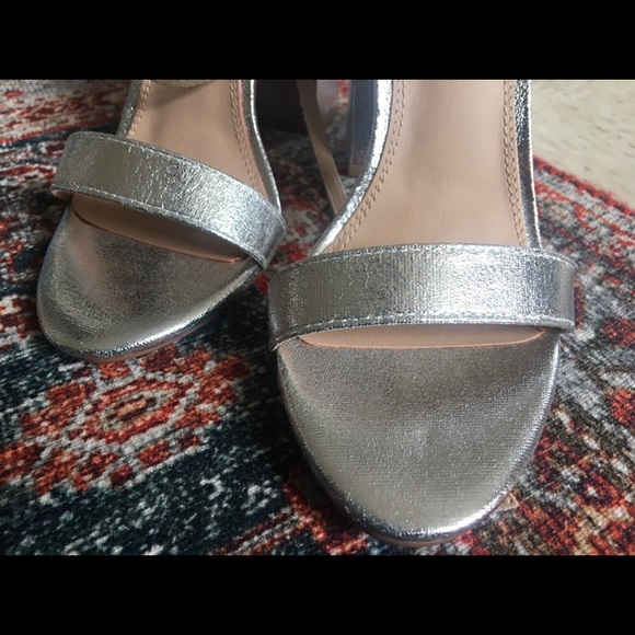ASOS DESIGN heeled sandals in silver - Picture 6 of 8